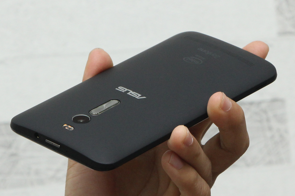 Điện thoại Asus Zenfone 2 1.8Ghz/2G/16G Màu Đen