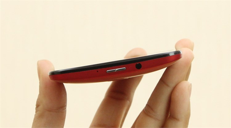 Điện thoại Asus Zenfone 2 1.8Ghz/2G/16G Màu Đỏ