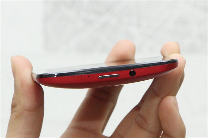 Điện thoại Asus Zenfone 2 1.8Ghz/2G/16G Màu Đỏ