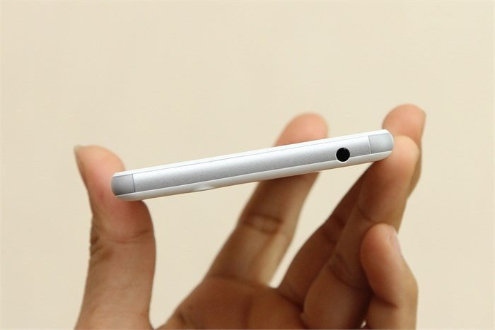 Điện thoại Sony Xperia C4 Dual Màu Trắng