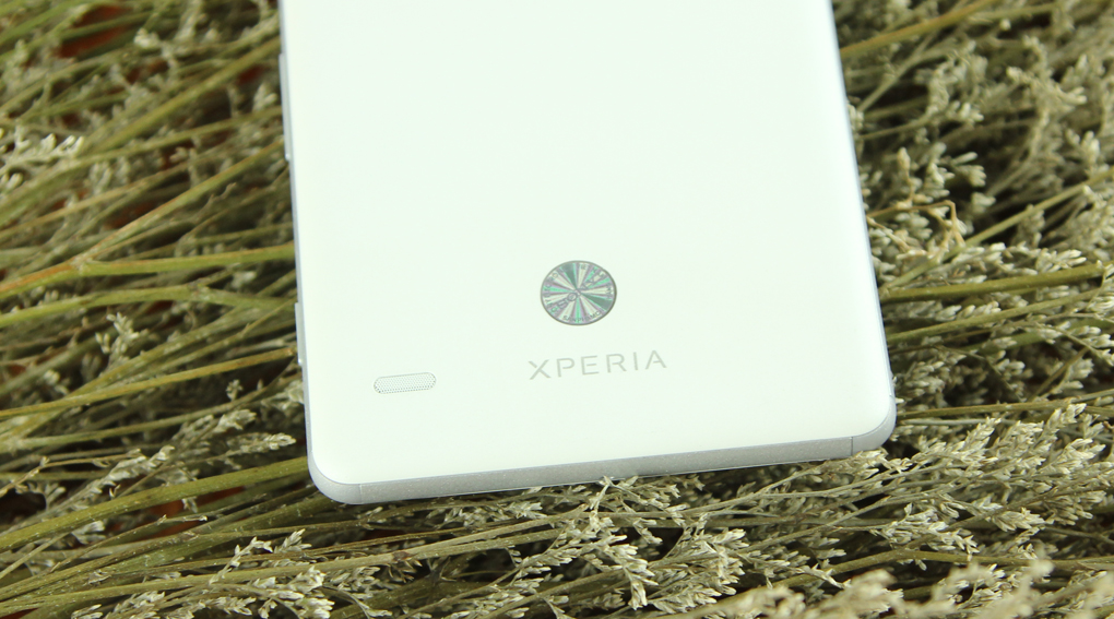 Điện thoại Sony Xperia C4 Dual Màu Trắng