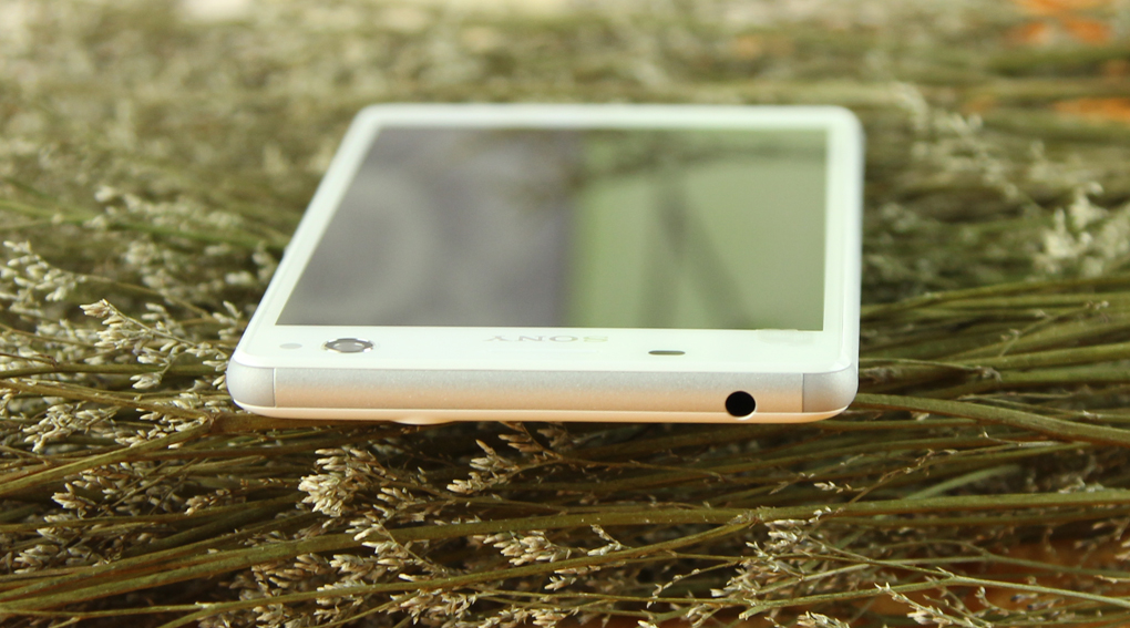 Điện thoại Sony Xperia C4 Dual Màu Trắng