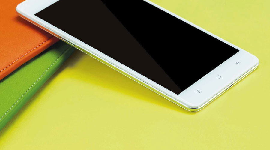 Oppo R7 Lite - Smartphone cao cấp trong tầm giá. Với thiết kế sang trọng, cấu hình mạnh mẽ và camera sắc nét, Oppo R7 Lite là sự lựa chọn hàng đầu dành cho bạn. Hãy xem ngay hình ảnh để cảm nhận nét đẹp của sản phẩm này.