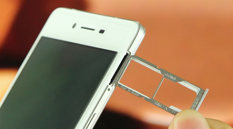 Điện thoại OPPO R7 Lite