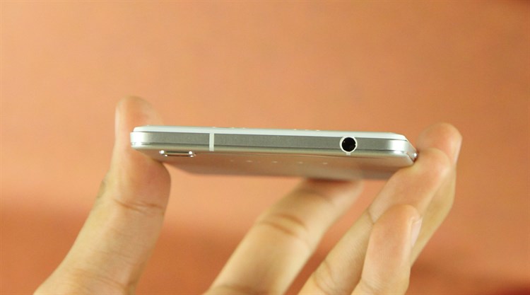 Điện thoại OPPO R7 Lite