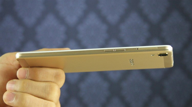 Điện thoại OPPO R7 Lite