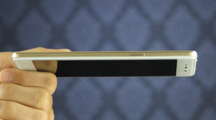 Điện thoại OPPO R7 Lite