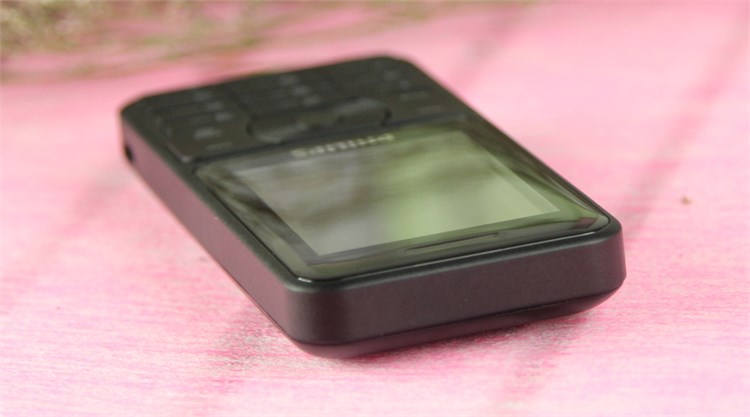 Điện thoại Philips E180 Màu Đen