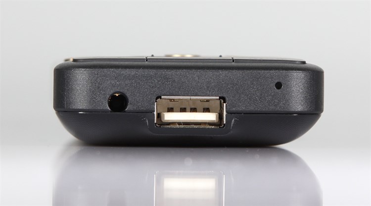 Điện thoại Philips E180 Màu Đen - Vàng đồng