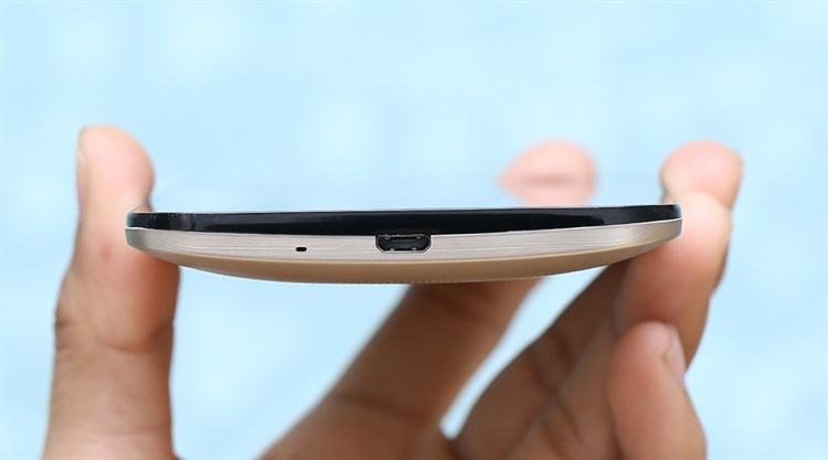 Điện thoại Asus Zenfone Selfie