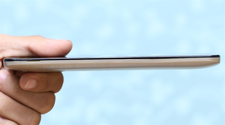 Điện thoại Asus Zenfone Selfie