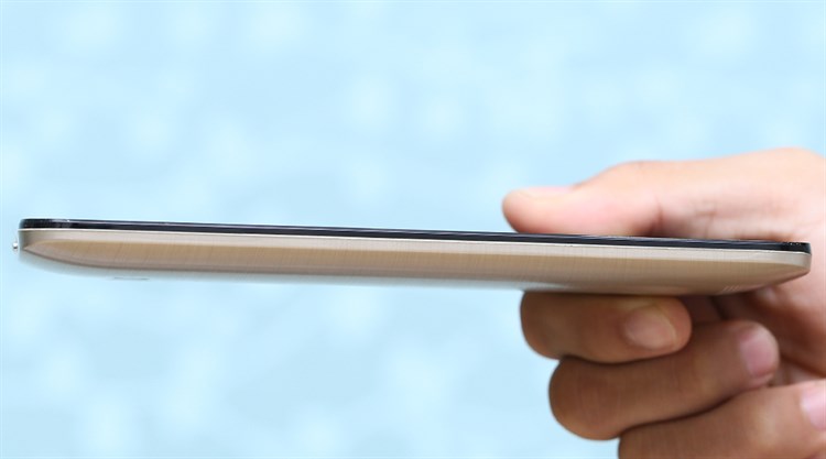 Điện thoại Asus Zenfone Selfie