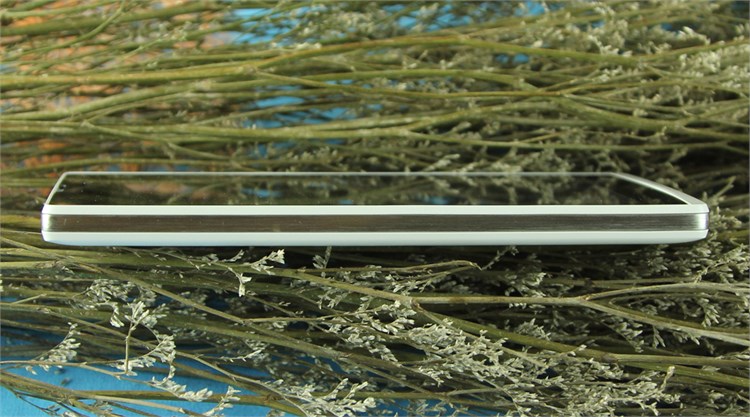 Điện thoại Wing Iris 55 Màu Trắng