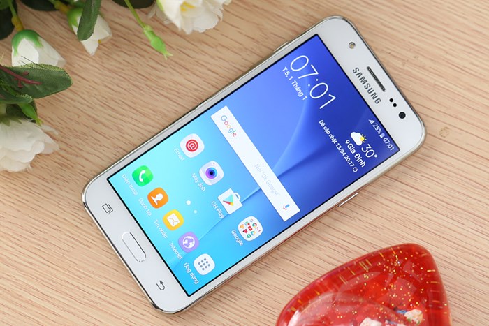 Điện thoại Samsung Galaxy J5 (2015) Màu Trắng
