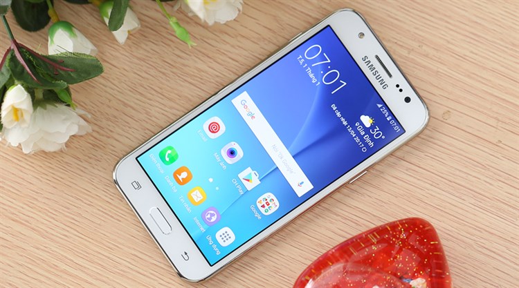 Điện thoại Samsung Galaxy J5 (2015) Màu Trắng