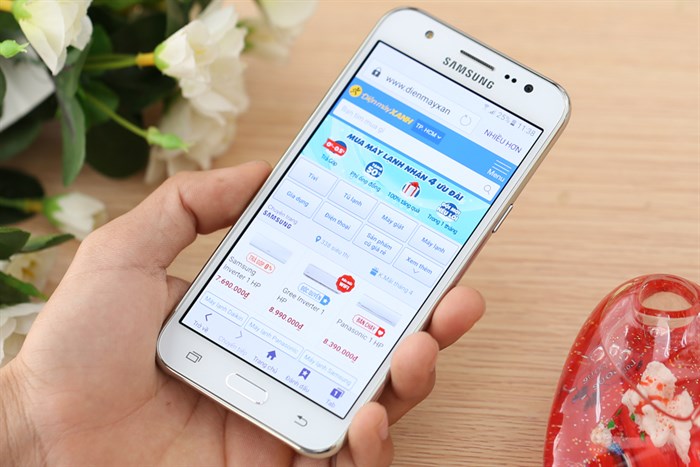 Điện thoại Samsung Galaxy J5 (2015) Màu Trắng