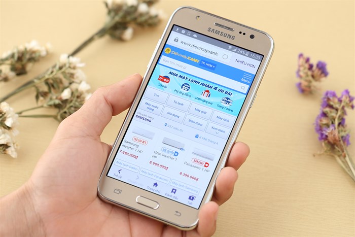 Điện thoại Samsung Galaxy J5 (2015) Màu Vàng đồng