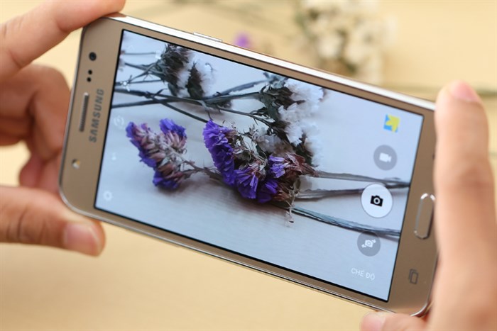 Điện thoại Samsung Galaxy J5 (2015) Màu Vàng đồng