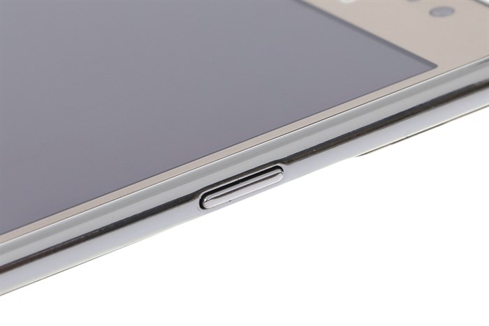 Điện thoại Samsung Galaxy J5 (2015) Màu Vàng đồng