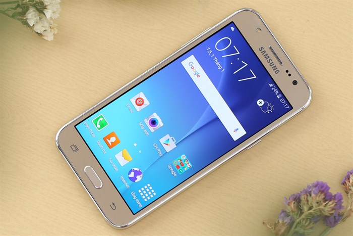 Điện thoại Samsung Galaxy J5 (2015) Màu Vàng đồng
