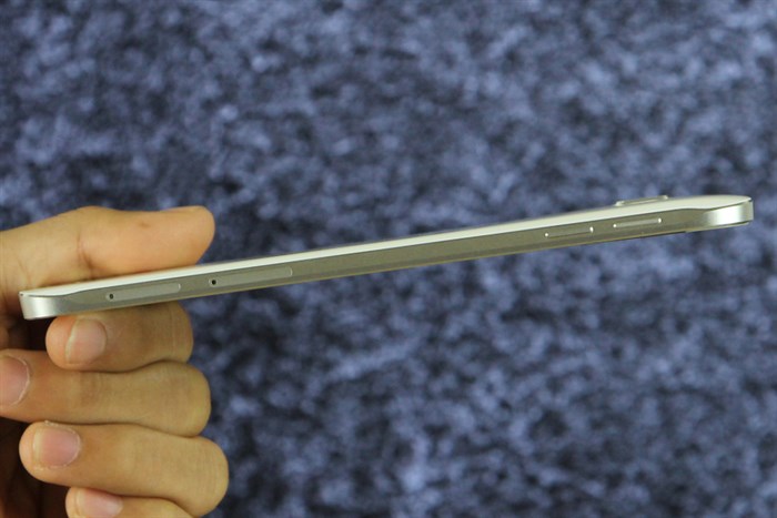 Điện thoại Samsung Galaxy A8 Màu Trắng