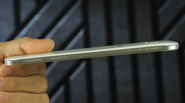 Điện thoại Samsung Galaxy A8