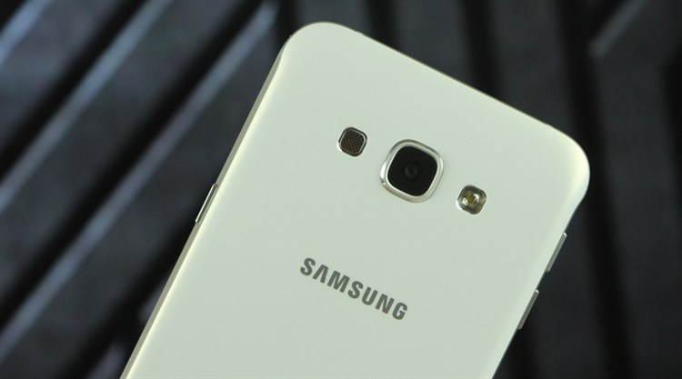 Điện thoại Samsung Galaxy A8