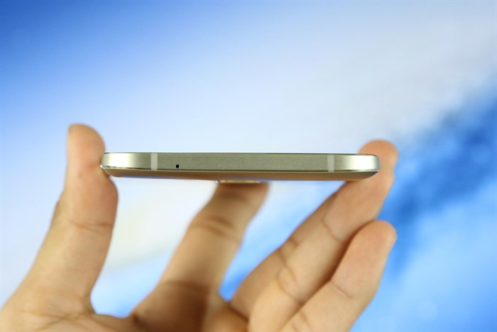 Điện thoại Samsung Galaxy A8 Màu Vàng đồng