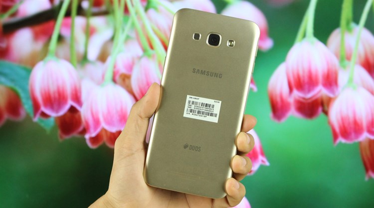 Điện thoại Samsung Galaxy A8