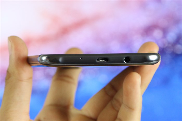 Điện thoại Samsung Galaxy J7 Màu Đen