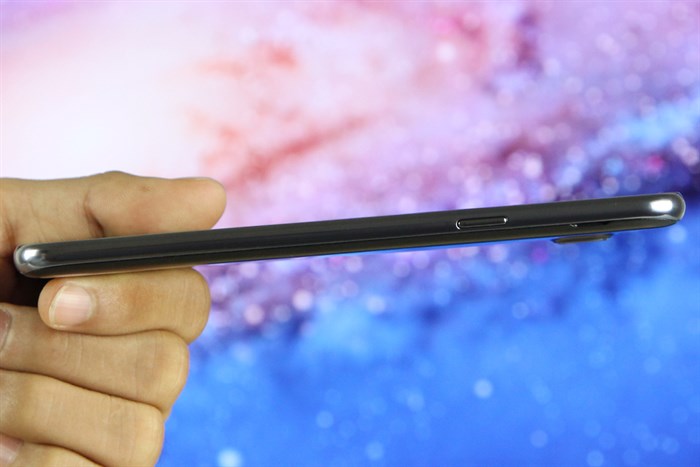 Điện thoại Samsung Galaxy J7 Màu Đen