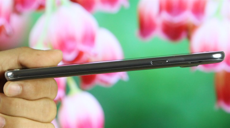 Điện thoại Samsung Galaxy J7 (2015) Màu Đen