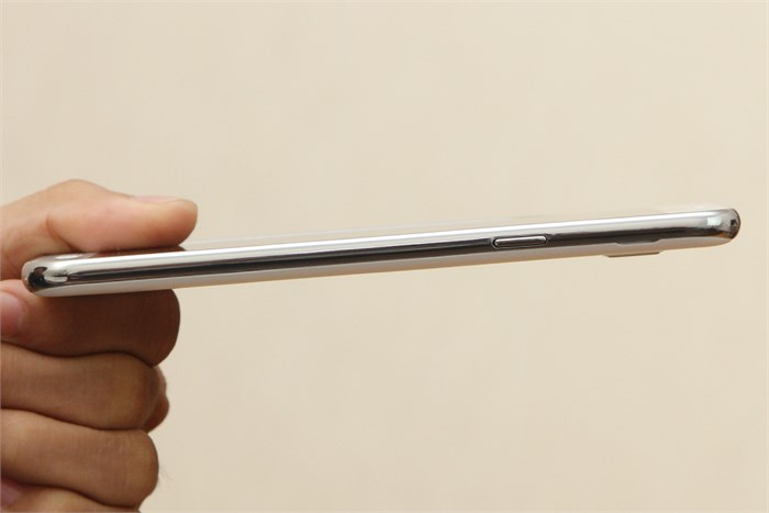 Điện thoại Samsung Galaxy J7 Màu Trắng