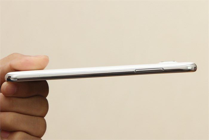 Điện thoại Samsung Galaxy J7 Màu Trắng