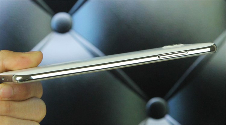 Điện thoại Samsung Galaxy J7 (2015) Màu Trắng