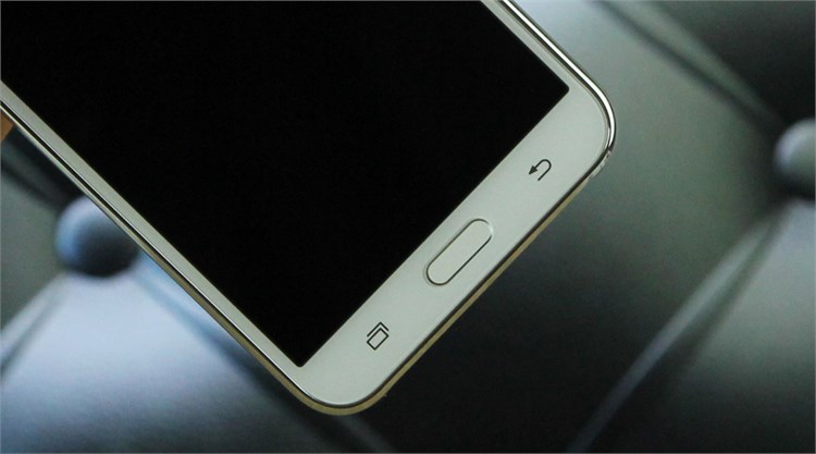 Điện thoại Samsung Galaxy J7 (2015) Màu Trắng