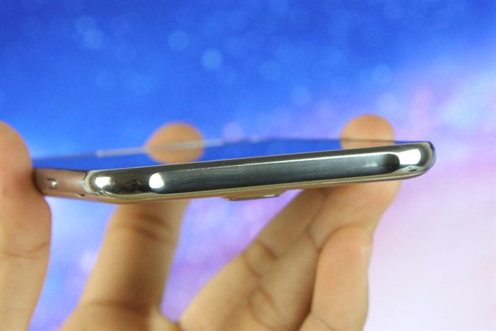 Điện thoại Samsung Galaxy J7 Màu Vàng đồng