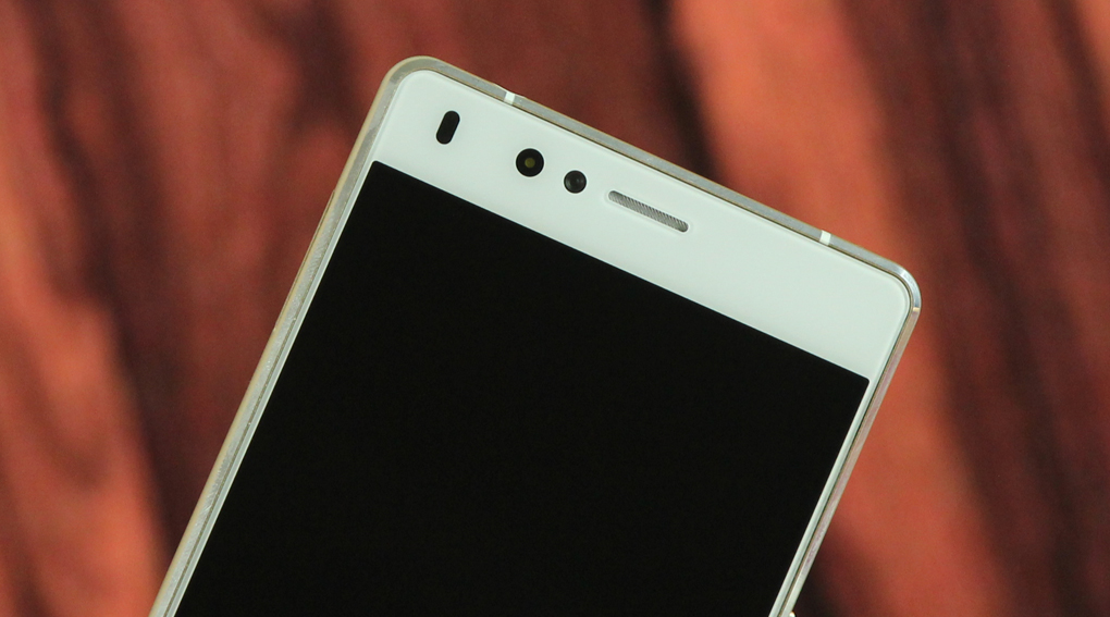 Camera selfie 5 MP hỗ trợ LED Flash cùng nhiều chế độ chụp ảnh thông minh.