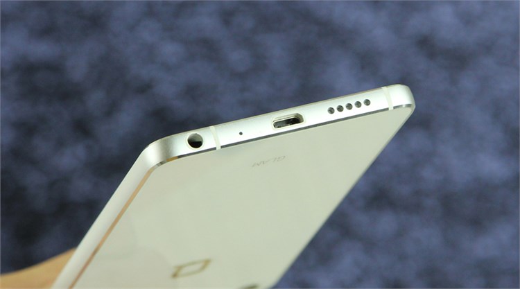 Điện thoại Q GLAM