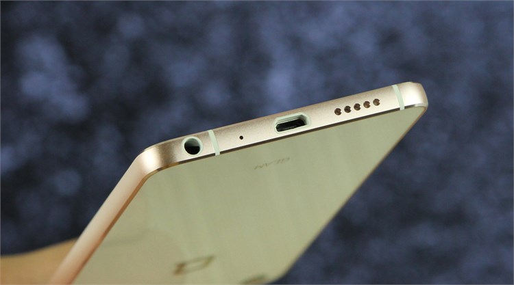 Điện thoại Q GLAM