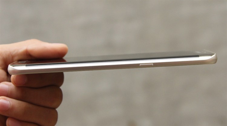 Điện thoại Samsung Galaxy S6 Edge Plus