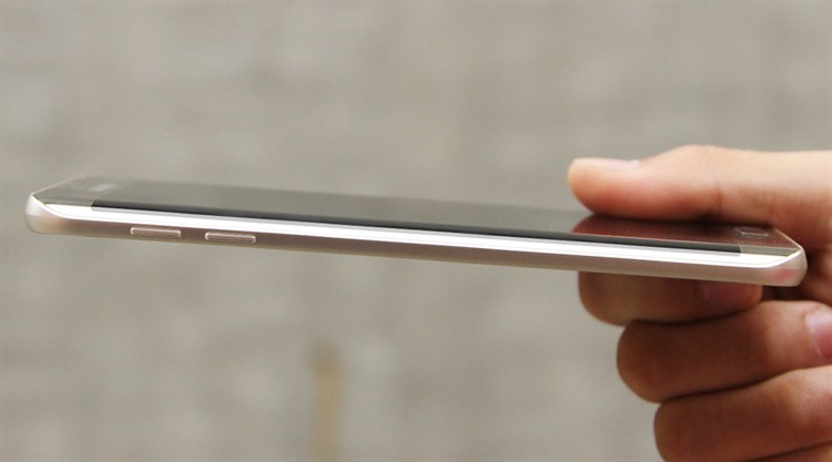 Điện thoại Samsung Galaxy S6 Edge Plus