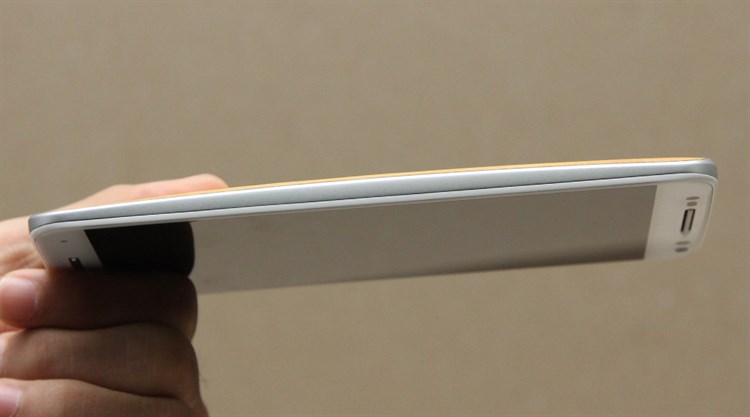 Điện thoại Motorola Moto X Style