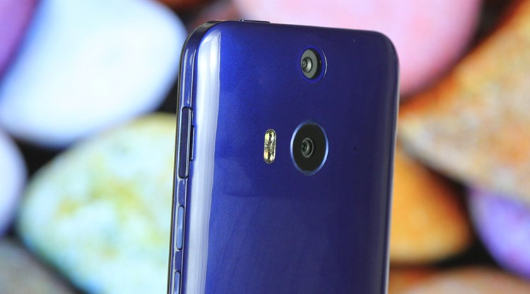 Điện thoại HTC Butterfly 2