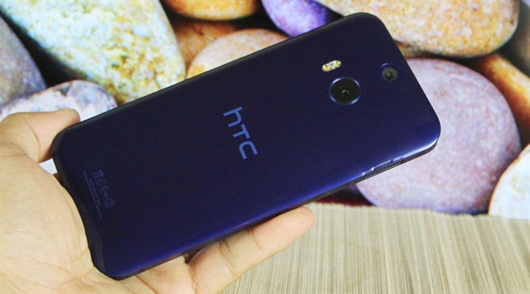 Điện thoại HTC Butterfly 2