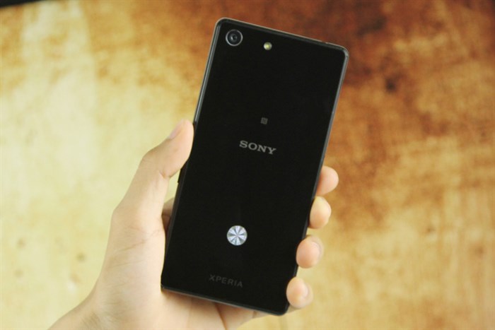 Điện thoại Sony Xperia M5 Dual