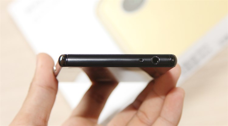 Điện thoại Sony Xperia M5 Dual