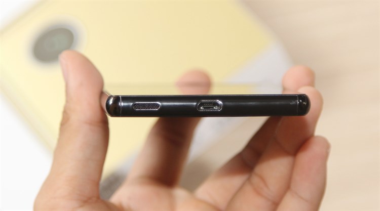 Điện thoại Sony Xperia M5 Dual