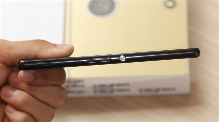 Điện thoại Sony Xperia M5 Dual