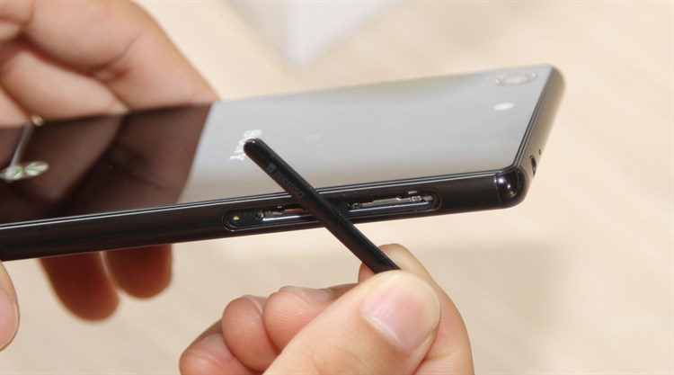 Điện thoại Sony Xperia M5 Dual